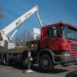 Stor lastbillift fra AH Lift - arbejdshøjde på 64 meter